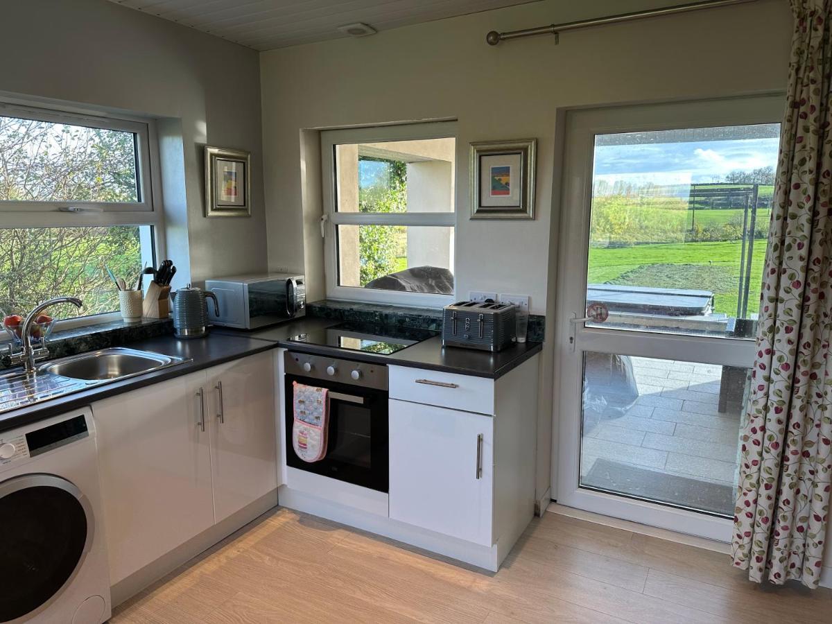 Rural Long Term Accommodation Hillsborough Buitenkant foto